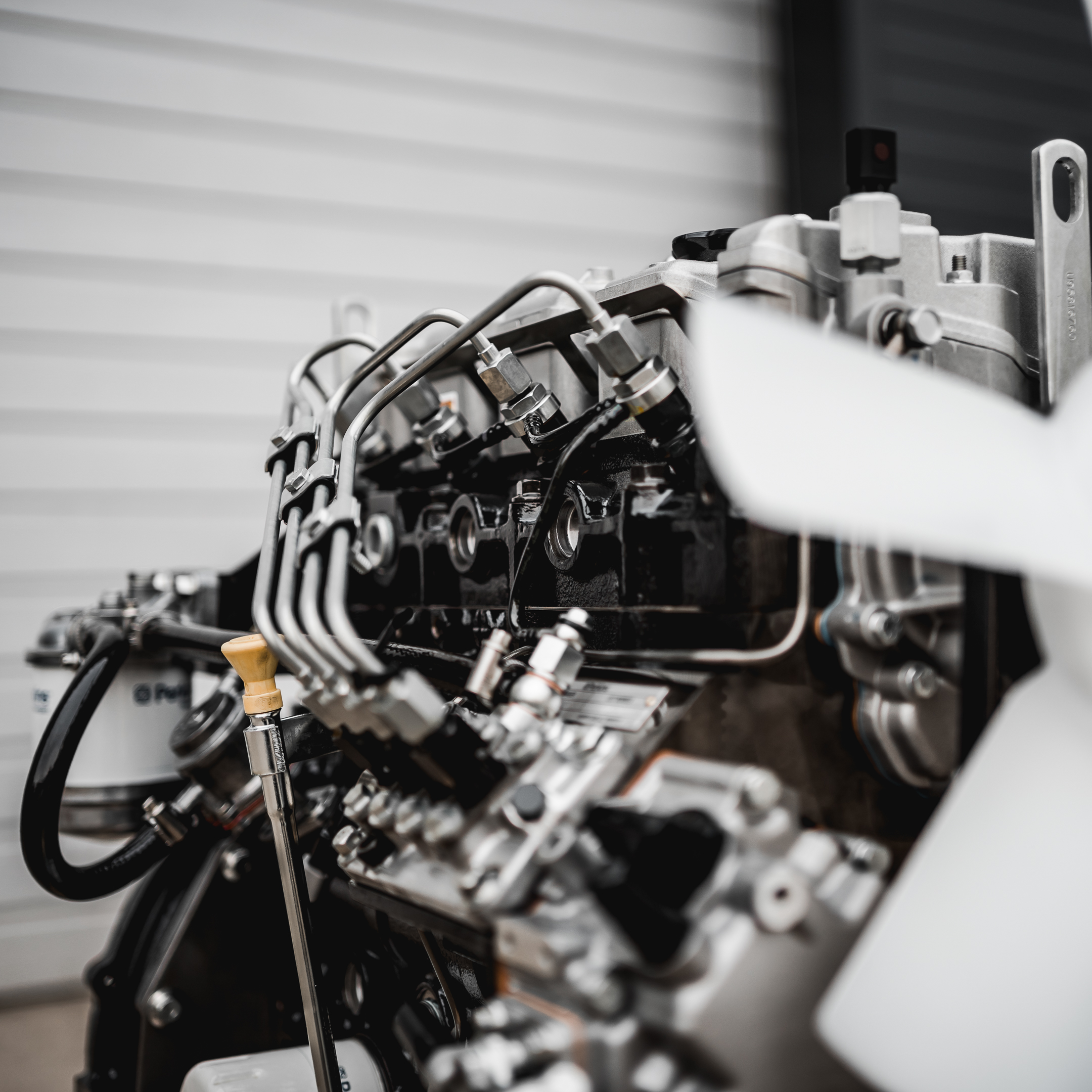 Kompletná generálna oprava naftového motora Perkins v servisnom stredisku SUREL Košice