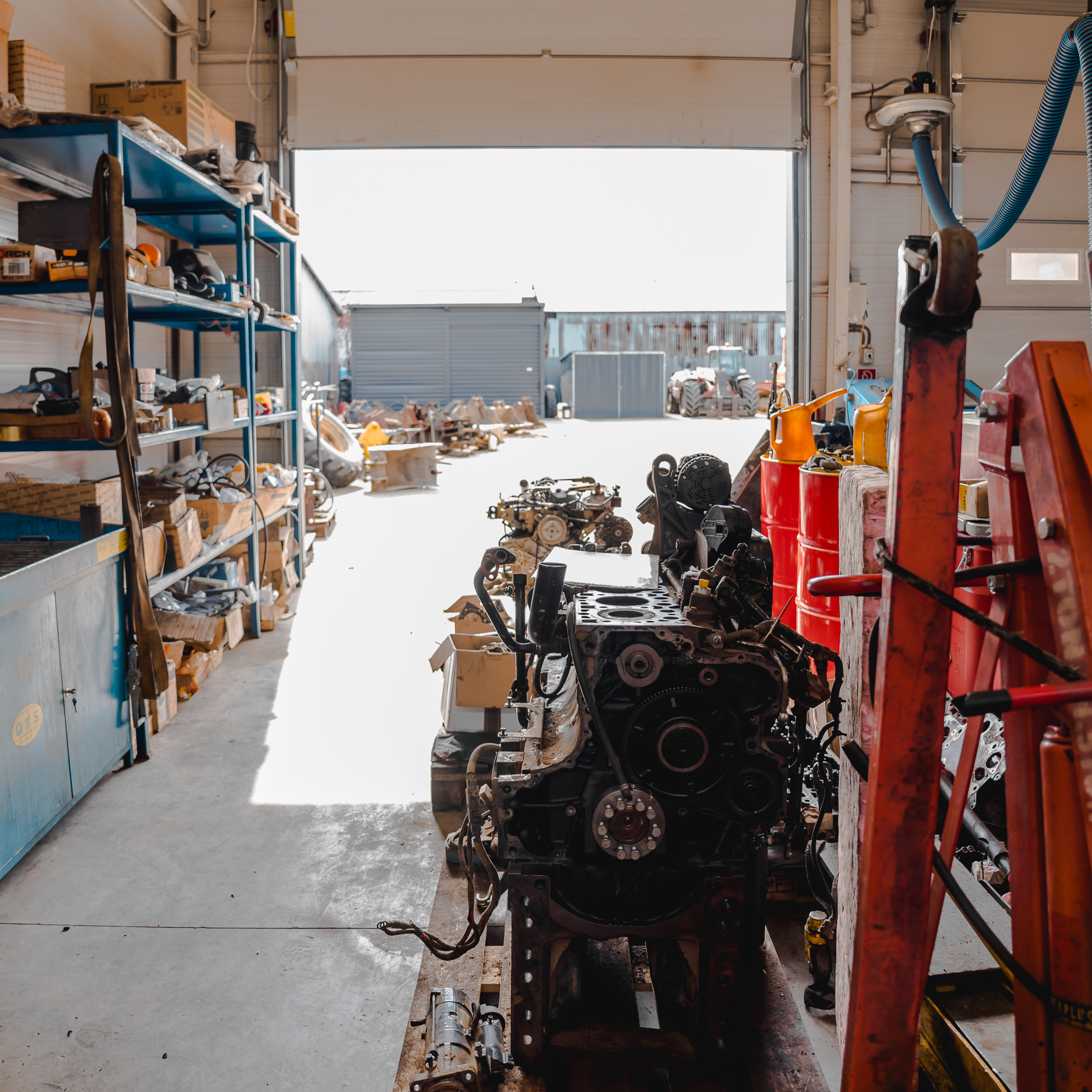 Kompletne repasované dieselové motory Perkins a Yanmar pripravené na expedíciu v Surel